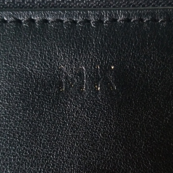 Coach Manhattan Pouch in all black - Picture 7 of 10